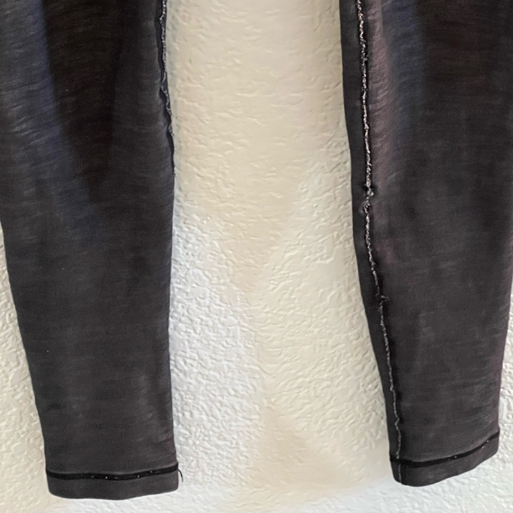 Lululemon Charcoal High-Waisted Leggings Pants Size 4 - Picture 3 of 7